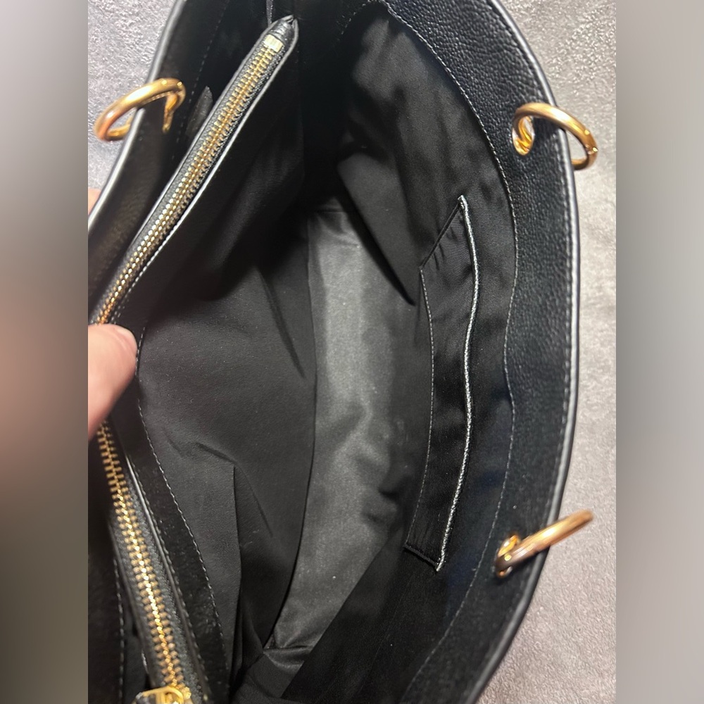 Tory Burch Everly Pebbled Leather Tote w/ Gold Hardware NWOT - Picture 11 of 16